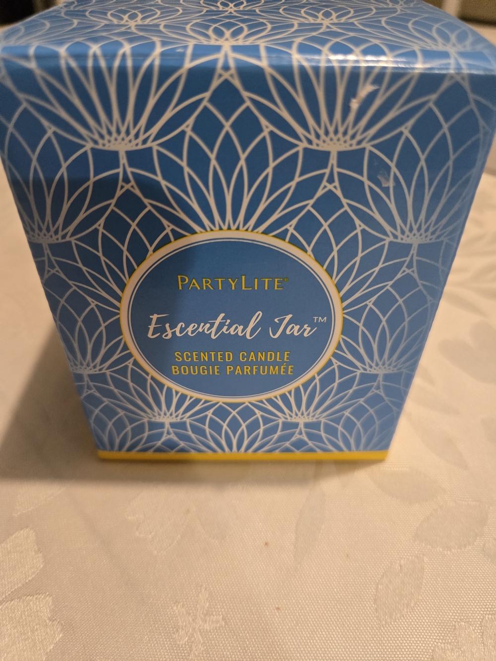 PartyLite Escential Jar Scented Candle — Poinsettia & Musk